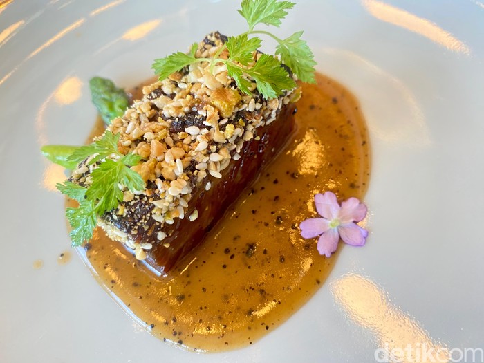 **Kolaborasi Dua Chef Kaliber Michelin, Nikmati Hidangan Kanton Premium di T'ang Court Jakarta**