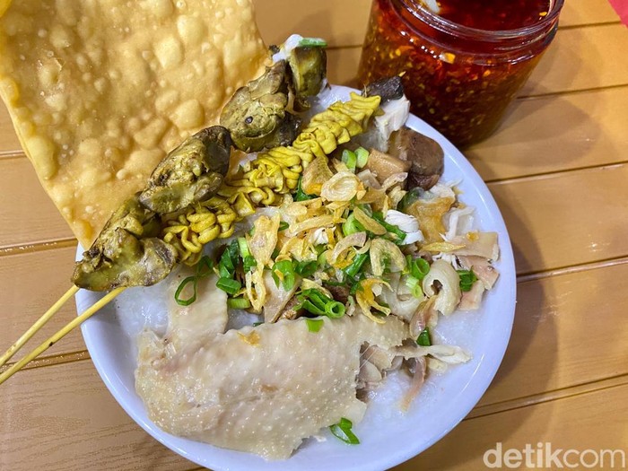 **Maknyus! 5 Kuliner Malam di Gandaria yang Populer dan Lezat**