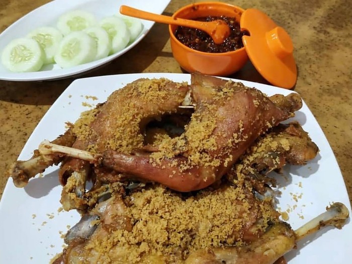 **Viral Ayam Goreng Non Halal di Solo: Resep Lezat dan Tips untuk Pelanggan Muslim**