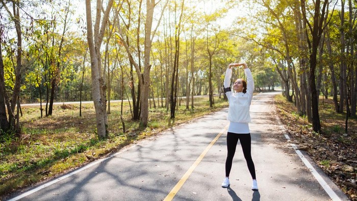 30 Menit 'Japanese Walking' Lebih Ampuh dari 10 Ribu Langkah? Coba Buktiilah!