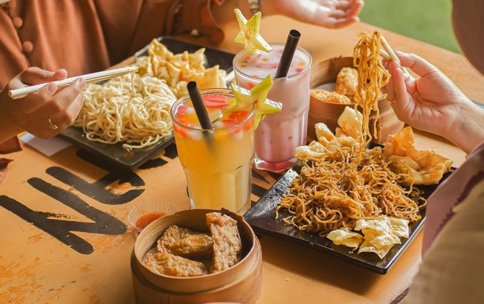 Mie Pedas Rp10K yang Wajib Dicoba, Rasanya Bikin Ketagihan!