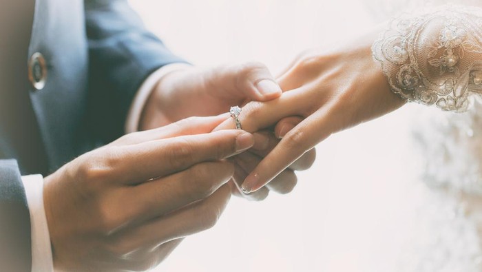 **Ramai Fenomena Hipogami: Perempuan Sukses Menjalin Hubungan dengan Pria Biasa**
