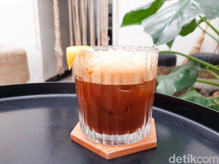 **Sparkling Coffee, Racikan Espresso Berkarbonasi yang Segar**