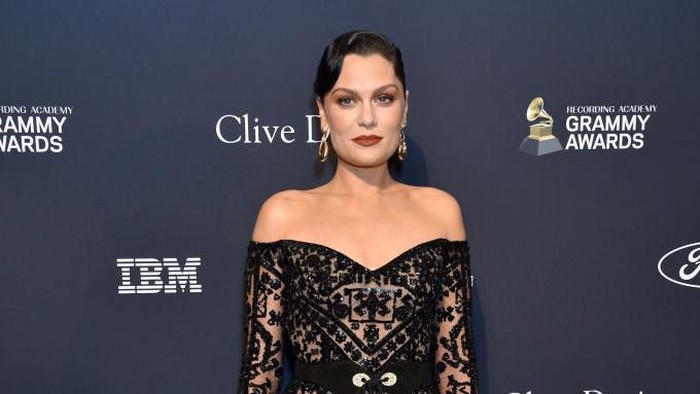 **Jessie J Buka-bukaan Didiagnosis Kanker Payudara Stadium Awal: Perjuangan dan Harapan**