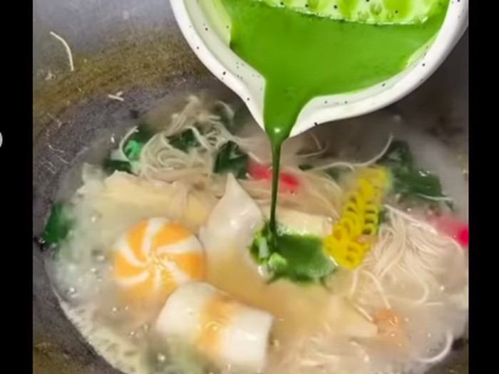 Matcha, Ramen, Seblak: 5 Kreasi Aneh yang Makanan Ini Tak Seharusnya Bergabung!