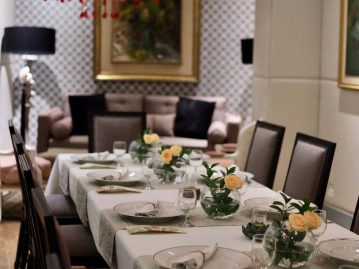 5 Tempat Makan Siang dan Ngeteh Cantik Favorit Ibu-ibu Sosialita