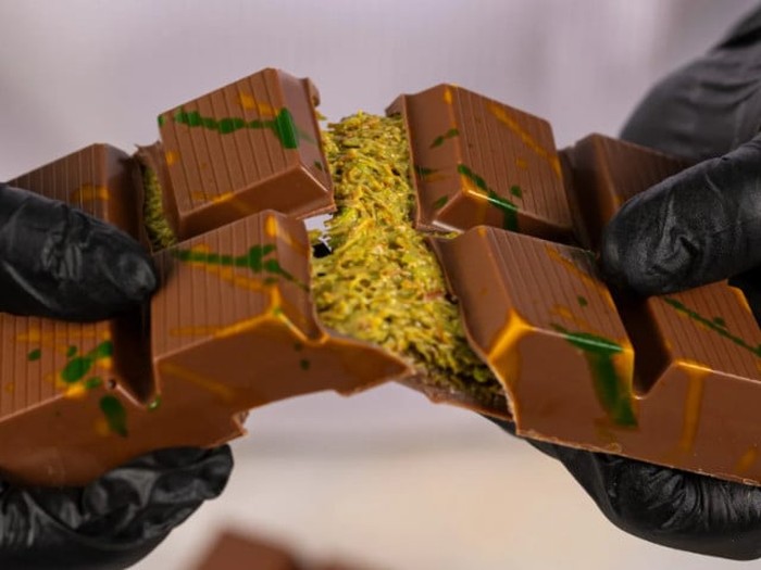 **Duh! Cokelat Dubai dengan Isian Cream Hijau, Nikmat tapi Berbahaya di Inggris**