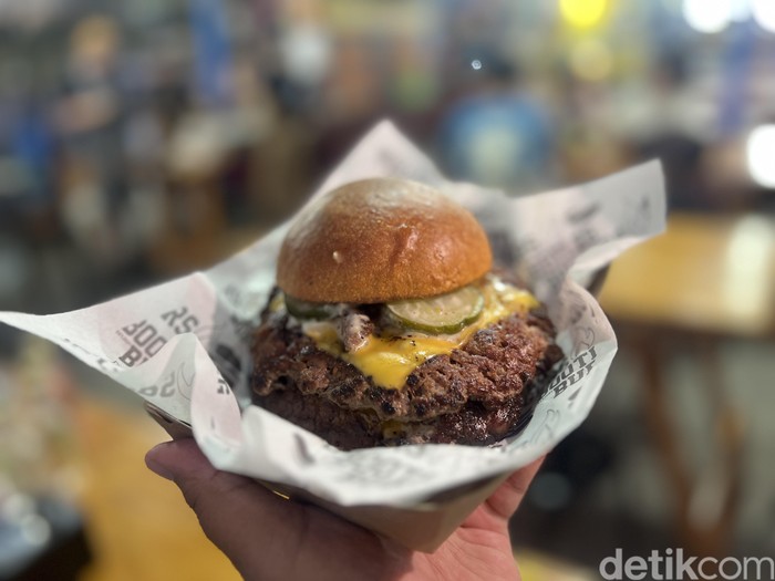 **Nyam! Smash Burger Asal New Zealand yang Laris di Gading Serpong**