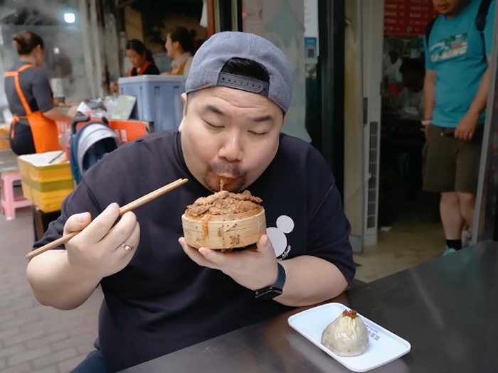 [Nex Carlos Mencicipi Kelezatan Tahu Busuk dan Nasi Kukus di China, Ini Ceritanya!]