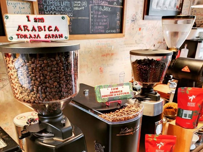 5 Tempat Ngopi di Pasar Modern BSD, Kedai Kecil hingga Kafe Kekinian yang Wajib Dicoba!