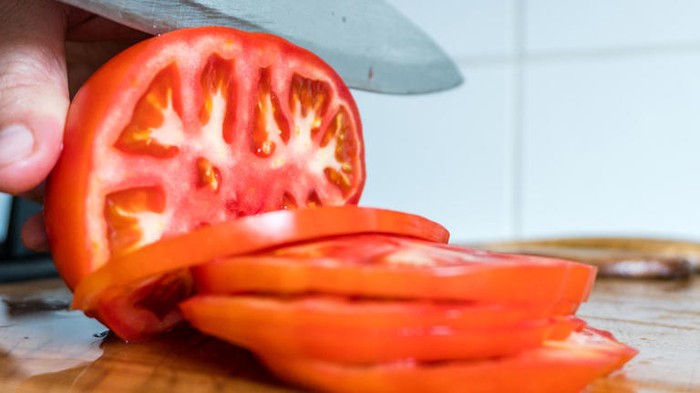 Resep Segar dengan Tomat dan Mentimun, Hindari Risiko Salmonella!