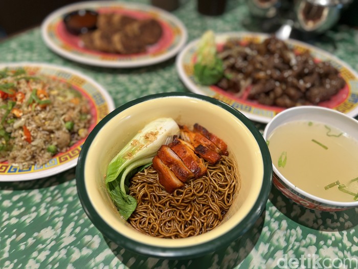 Tjahaja Abadi: Menikmati Mie Hong Kong hingga Sapi Saus Mongolia di Blok M - Update 1