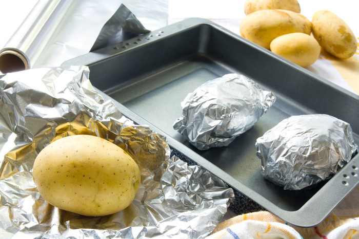 **Lezatnya Masakan dengan Aluminium Foil: Apakah Aman Dipakai Berulang?**