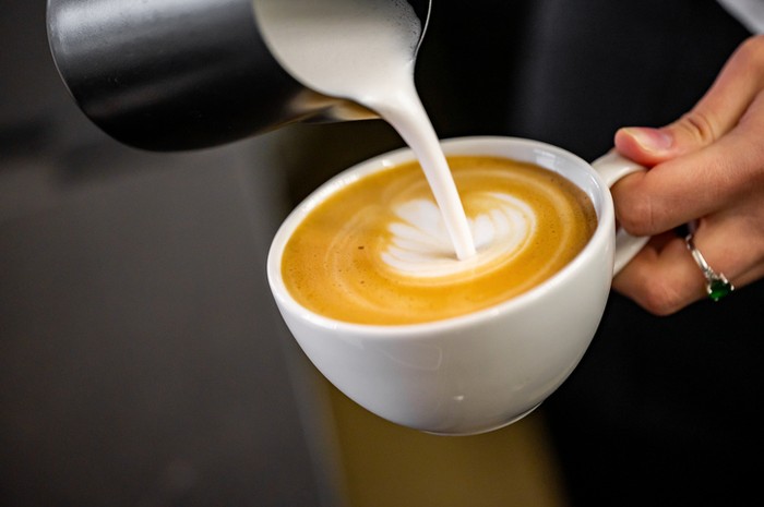 Ini Bedanya Kopi Susu Rendah Lemak vs Full Lemak: Mana yang Lezat?