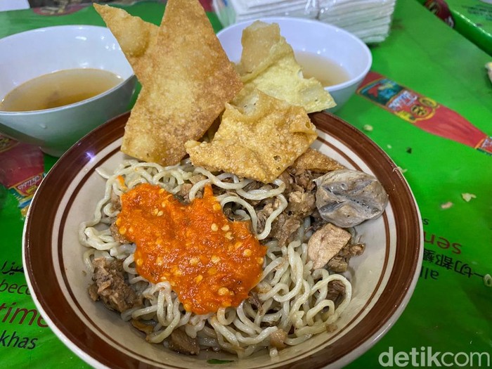 5 Mie Ayam Gerobak Legendaris di Jakarta yang Wajib Dicoba, Rasanya bikin Nagih!