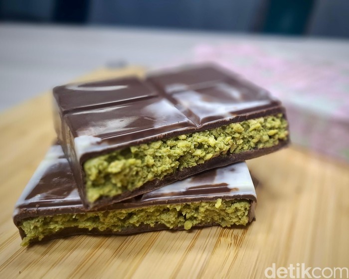 **4 Makanan Viral yang Bikin Lidahmu Bertekuk Lutut**