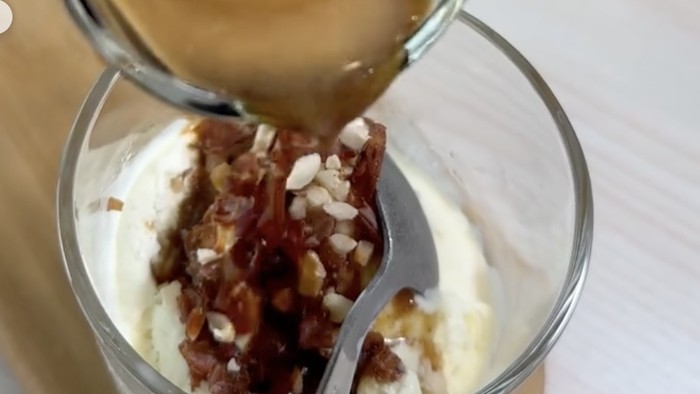 Es Krim yang Berani: Rujak Affogato Paduan Es Krim, Espresso, dan Bumbu Rujak yang Mengejutkan!