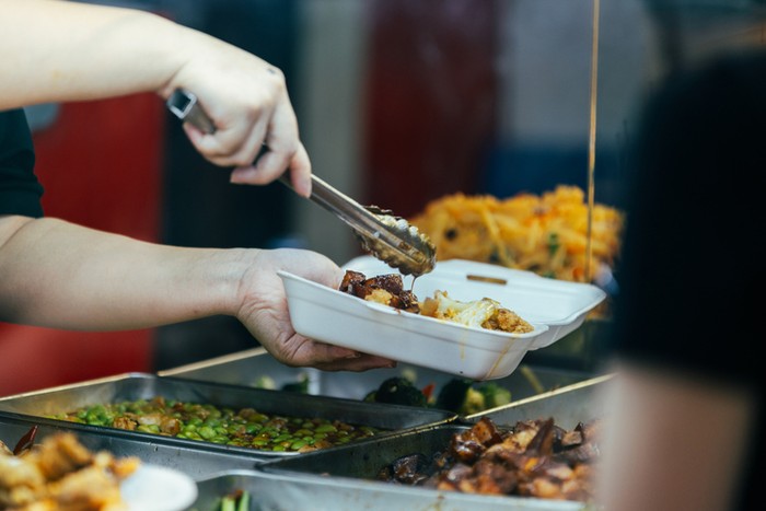 *Kasir Kedai Makan Diduga Bohong soal Tak Ada Uang Kembalian*