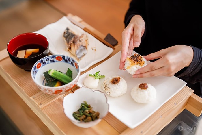 Hanya di Jepang, Ada Layanan Sewa Nenek buat Ajari Masak - Update 1