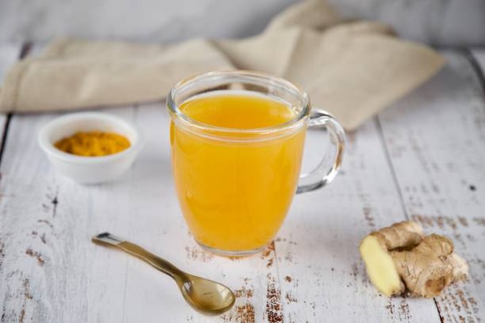 **3 Alasan Minum Teh Jahe Bagus Buat Atasi Sakit Tenggorokan**
