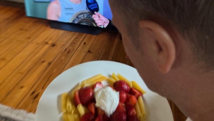 PM Polandia Dihujat Karena Pasta dengan Strawberry, Benarkah? Ini Faktanya!