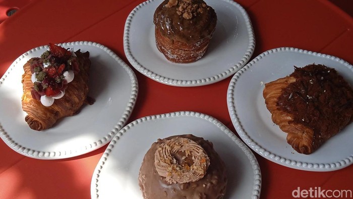 **Slurpp! 5 Kafe Glodok yang Wajib Dikunjungi untuk Ngopi dan Ngemil Pastry Lezat**
