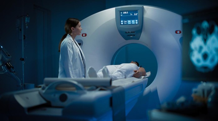 ! MRI Fatal: Kronologi Pria Tewas 'Tersedot' Karena Kalung Besi