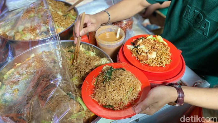 Dari Bakmi Baskom Glodok Hingga Donat Pinkan Farida Nurhan: Cicipi 2023!