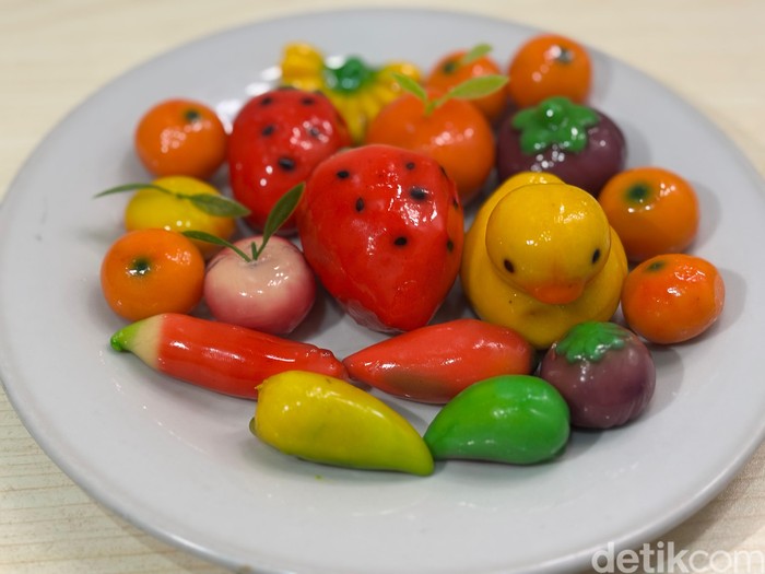 **Gemas! Resep Luk Chup Bentuk Strawberry hingga Bebek Ala Pasar Kue Senen**