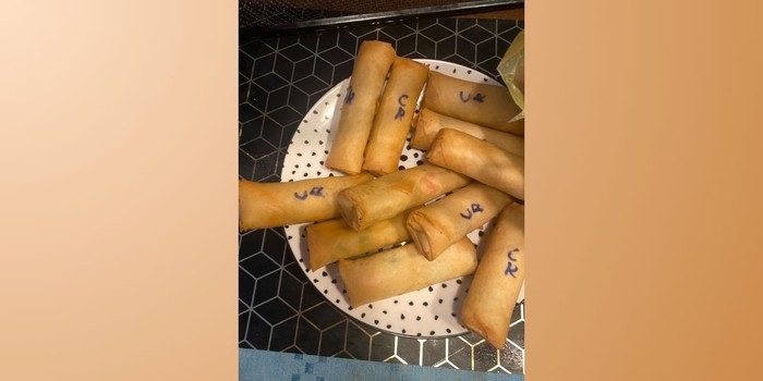 **Duh! Lumpia dengan Tulisan Spidol yang Menarik Perhatian!**