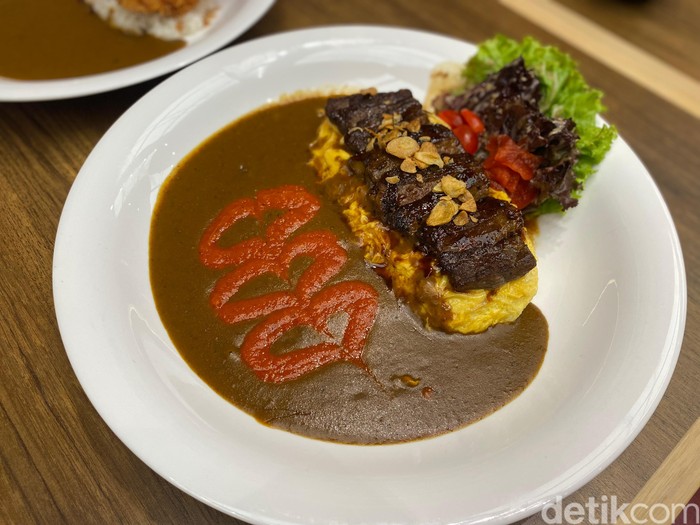 Monster Curry: Nyamm! Sedapnya Nasi Kari Jepang Porsi Jumbo dari Singapura, Wajib Coba!