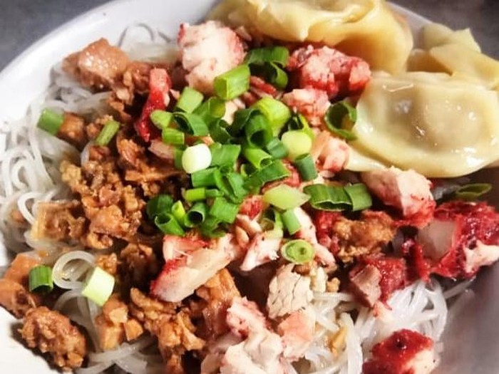 Pasar Asemka: 7 Kuliner Enak yang Membuat Belanja Aksesoris Jadi Lebih Menyenangkan