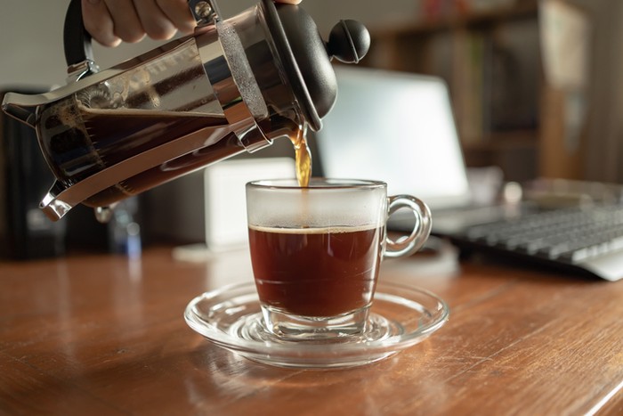 **Anti Gagal! Hindari 5 Kesalahan Ini saat Membuat Kopi French Press Lezat di Rumah**