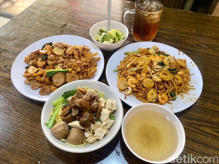 Soto Gebrak dan Sate Kambing Legendaris di Tebet, Rasakan Nikmatnya Warisan Berusia Puluhan Tahun!