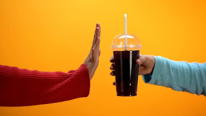 Warga Jabar 'Juara' Jajan Minuman Berpemanis, Pentingnya Cukai MBDK untuk Kesehatan