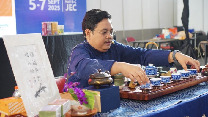 **Lezatnya Tradisi Modern: Menu Teh Tiongkok Ala Cha N Chill**