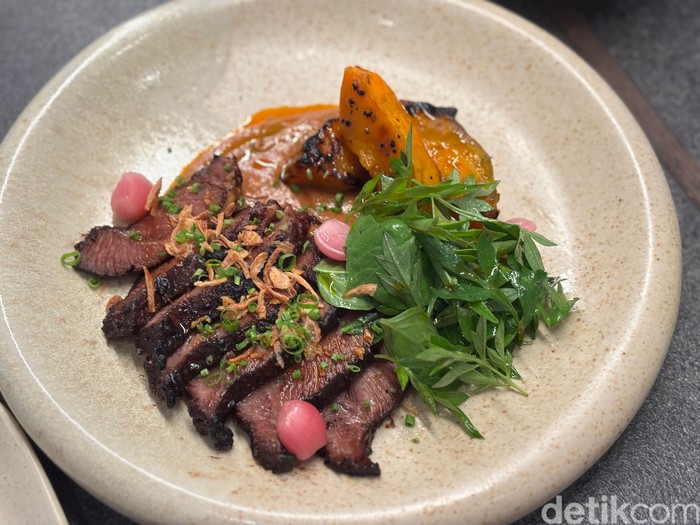 **Baru di Jaksel! Domba Tinoransak dan Konro Pipi Sapi, Nikmatnya Masakan Nusantara Modern**