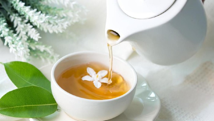 **4 Manfaat Minum Teh Melati, Salah Satunya Cegah Risiko Kanker**