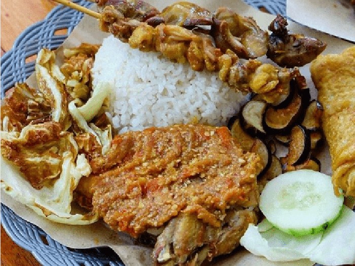 **Ayam Gepuk dan Penyet Khas Indonesia, Favorit di Malaysia yang Sayang untuk Dicoba!**