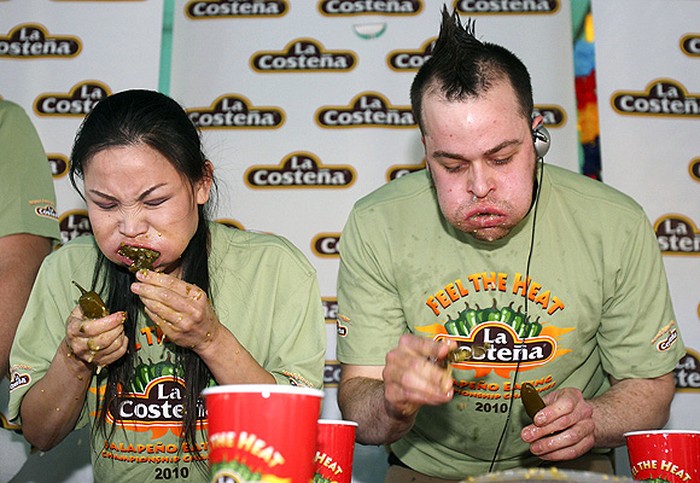 5 Kompetisi Makan Paling Heboh di Dunia, Dari Cabe Pedas sampai Tiram Lezat!