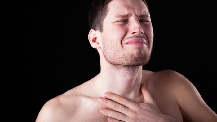 Tenggorokan Robek! Kisah Pria yang Menahan Bersin Sampai Memprihatinkan