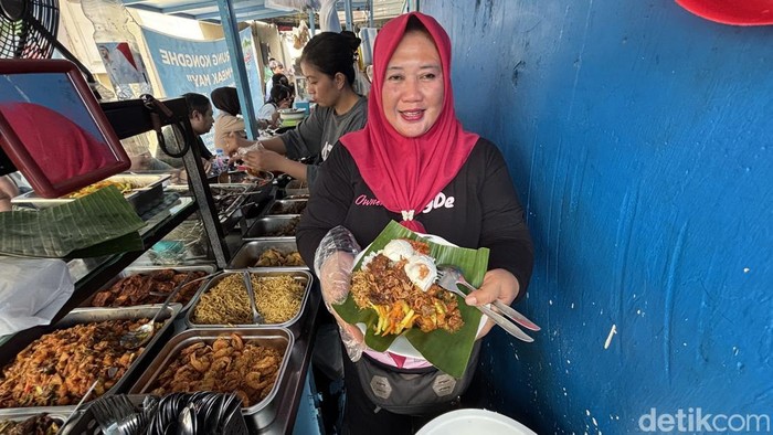 **Cicipi Kelezatan Warung Kongdhe Mbak May, Dari Cumi Ngaceng Sampai Jembut Belanda!**