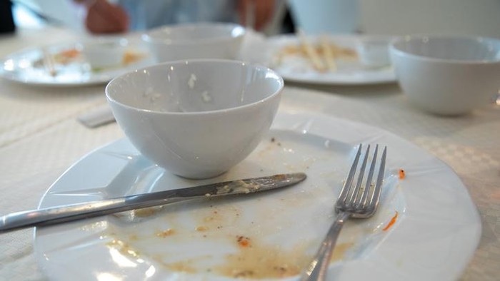 **Mengenal Arti Kebiasaan Beberes Meja hingga Makanan yang Bisa Kencangkan Tangan**