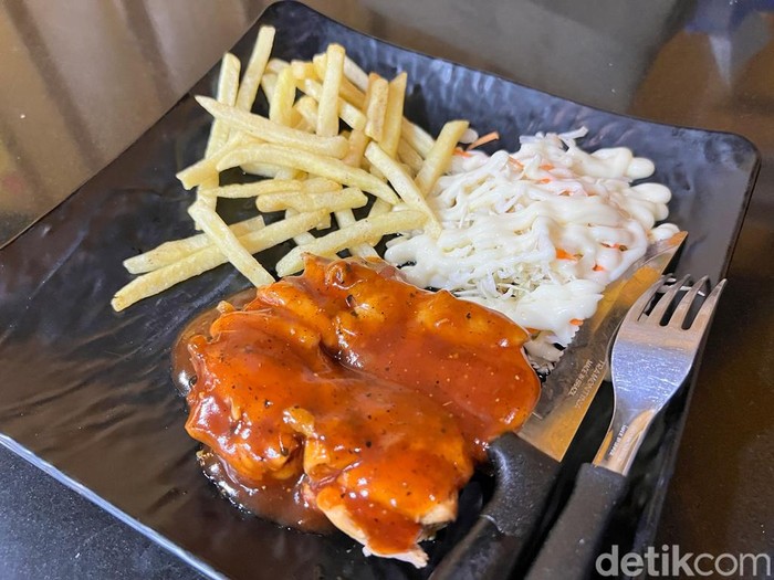 **5 Steak Kaki Lima dari Mantan Chef: Harga Mulai Rp 12 Ribu, Rasanya Lezat!**